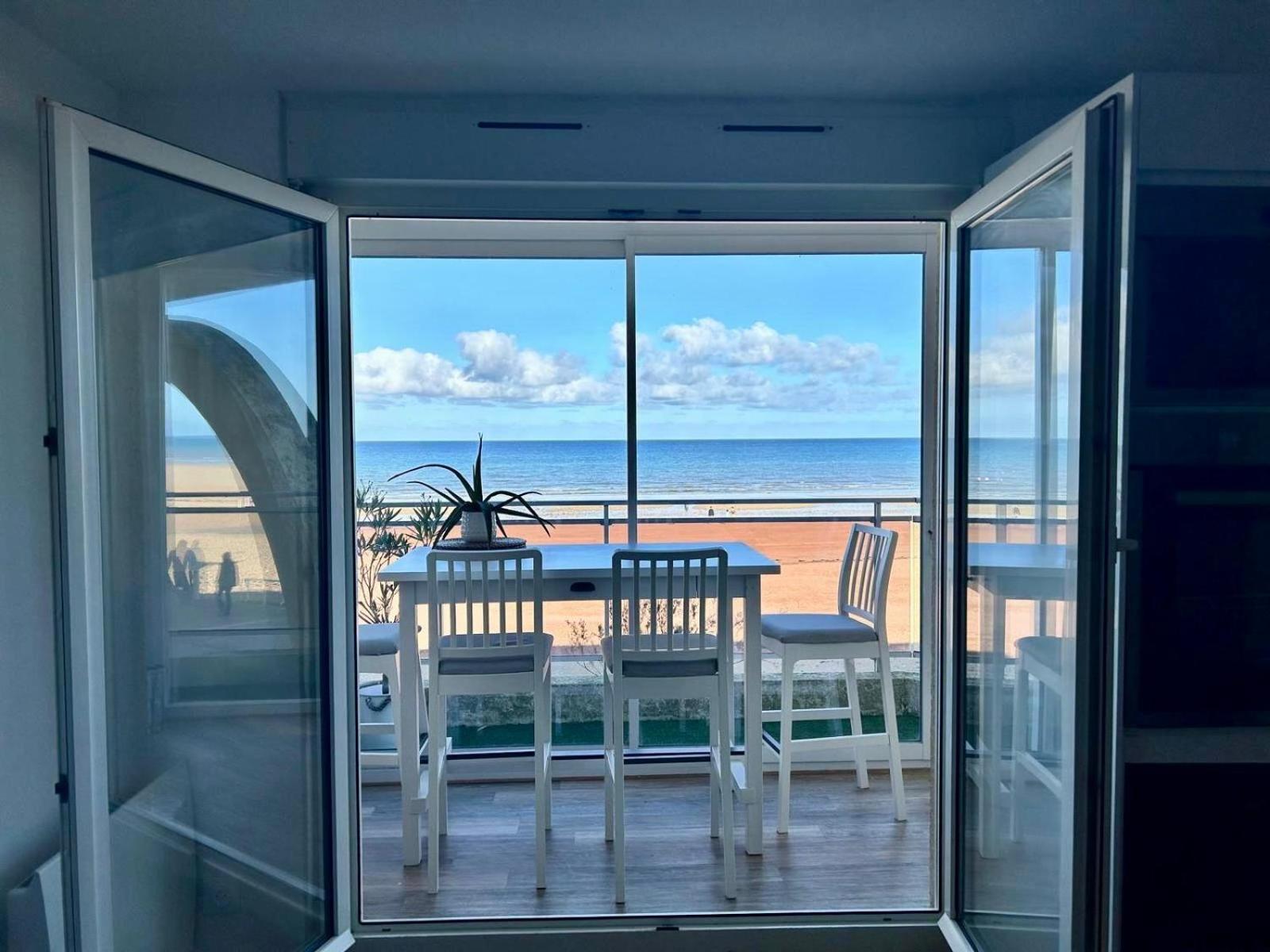 Mettons Les Voiles - Appt Vue Mer Avec Loggia Bernières-sur-Mer Exterior foto